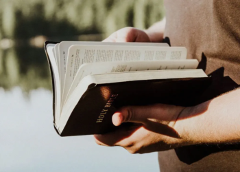 Daily Bible Verse – 10th December 2025 | Scripture, Message & Prayer